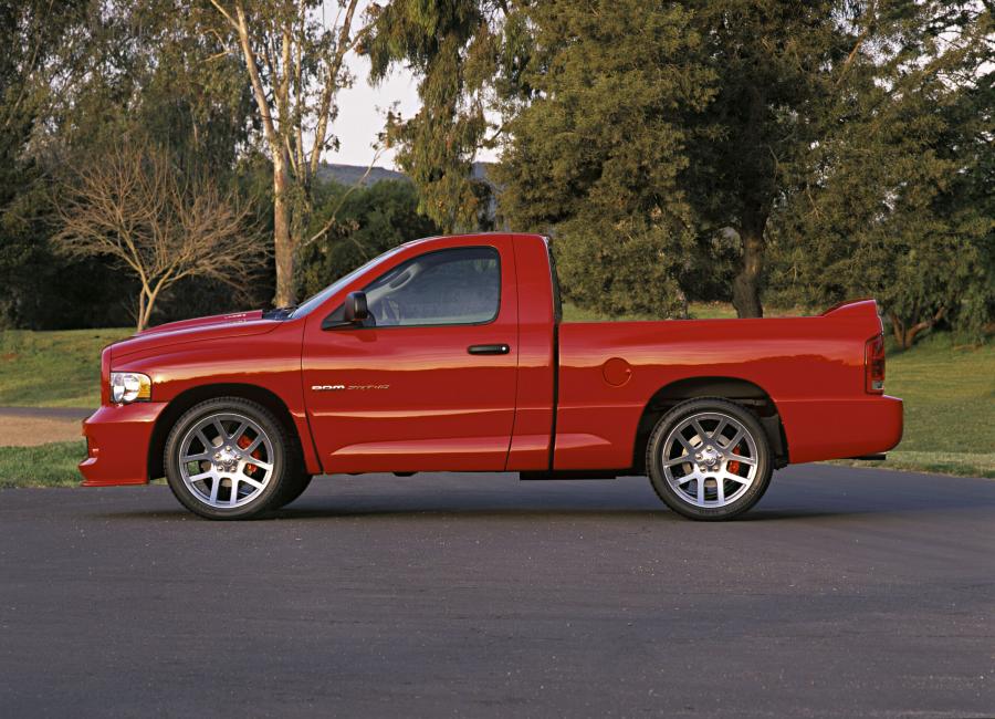  Dodge Ram SRT10 2004 года  (фото 11 из 40)